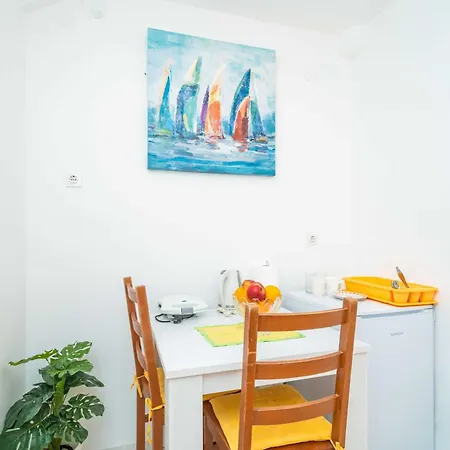 Mare-soba Sa Terasom *