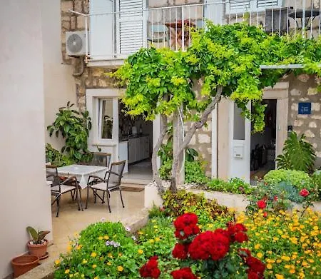 בית הארחה Mare-soba Sa Terasom *