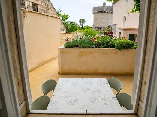 Mare-soba Sa Terasom * 杜布罗夫尼克