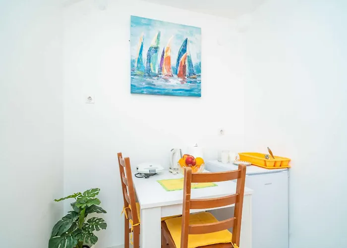 Mare-soba Sa Terasom *